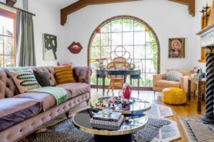 10. Eclectic Style Drawing Room